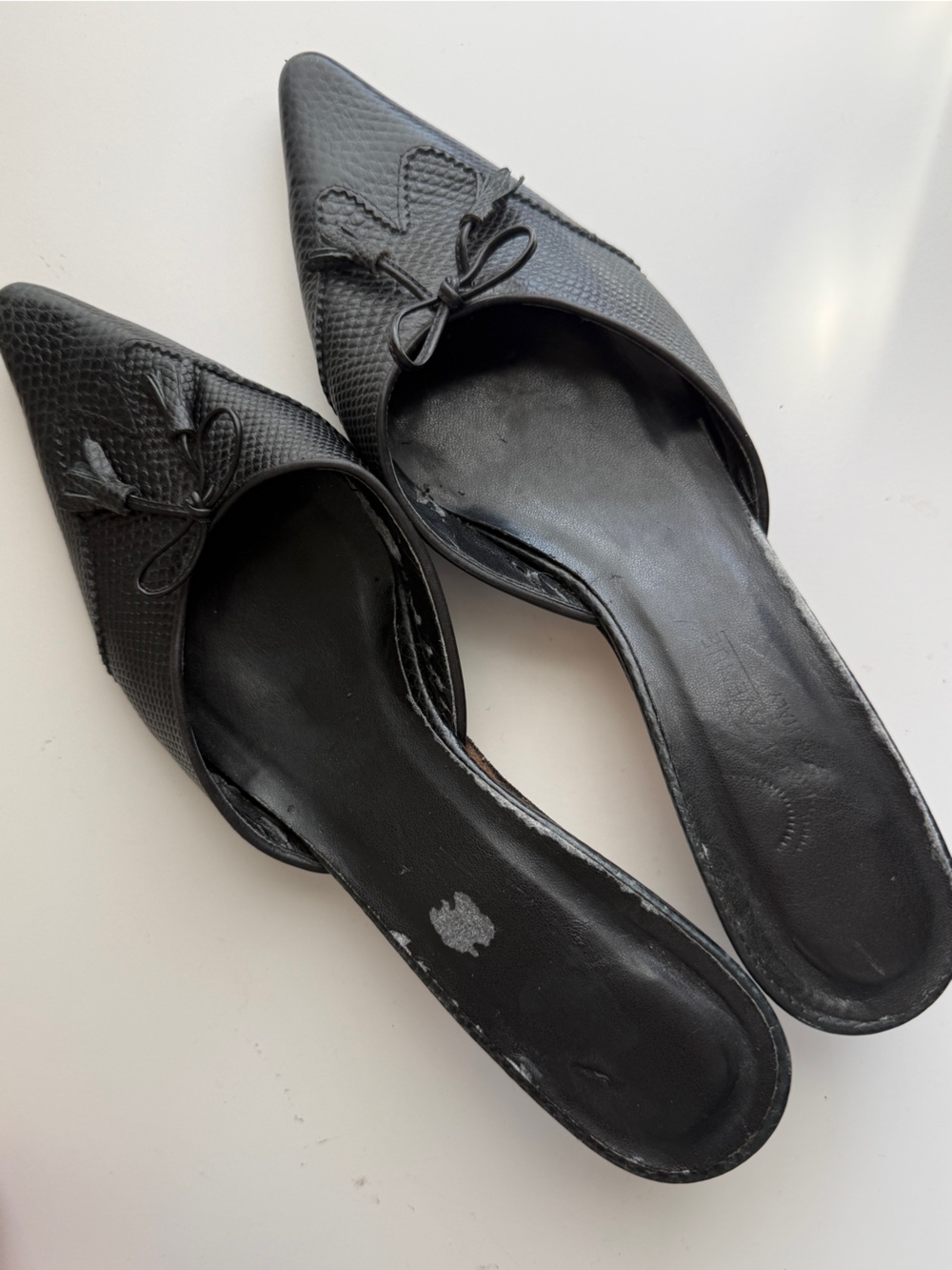Saks Fifth Avenue Black Pointed-Toe Slip-On Mules Leather Bow Detail Size 9